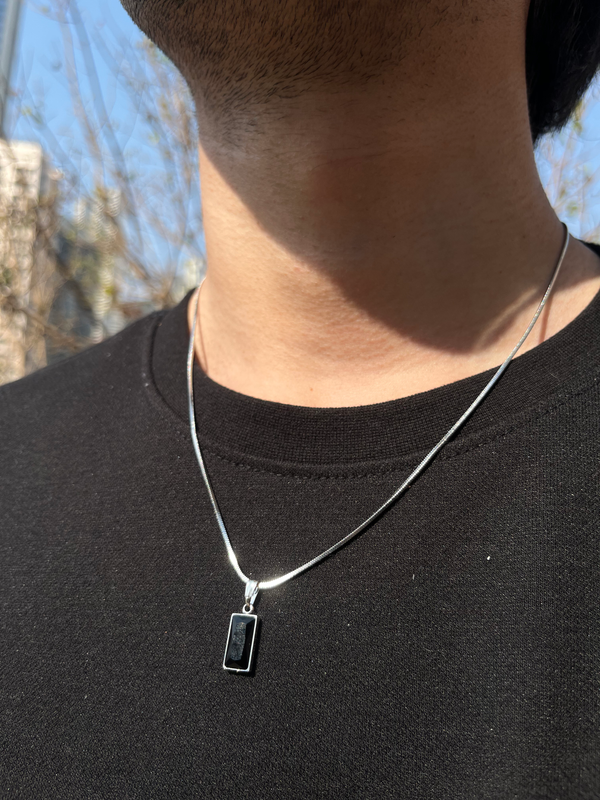 Quadrine Pendant Chain