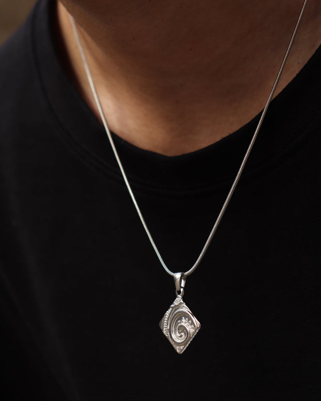 Dune Pendant Chain